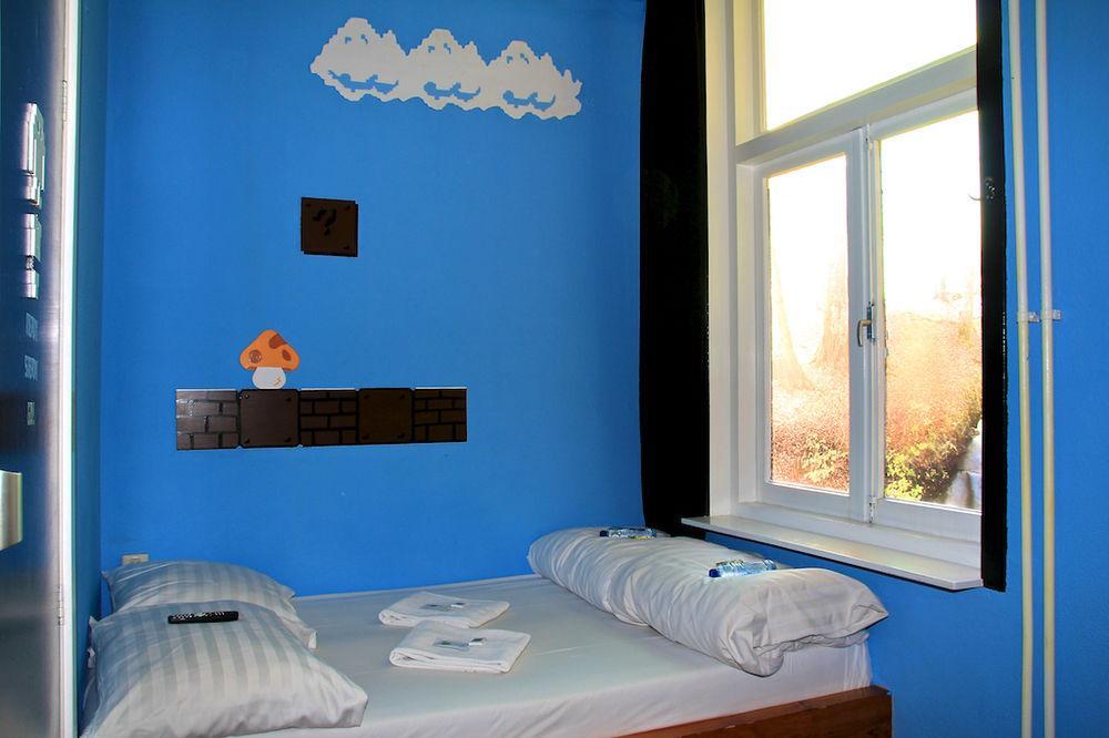 The Flying Pig Uptown Hostel Amsterdam