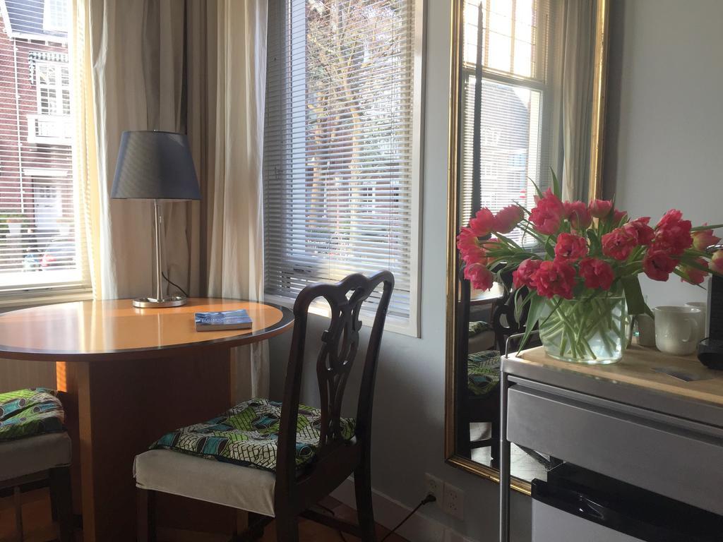 Prins Hendrik Bed & Breakfast *