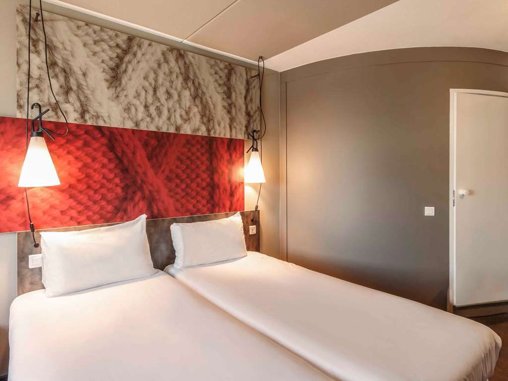Hotel Ibis West 3*
