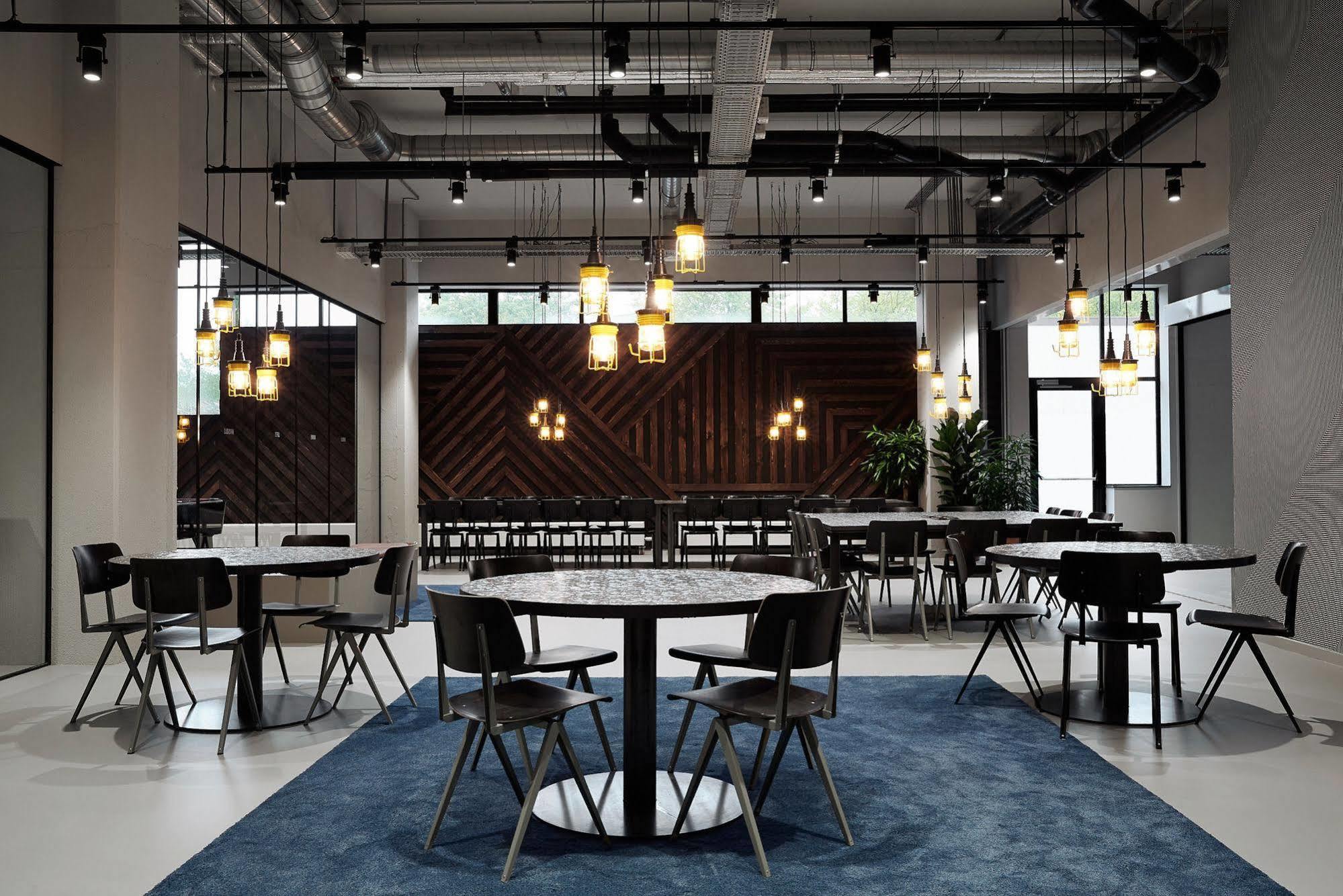 Hotel The Social Hub 4*