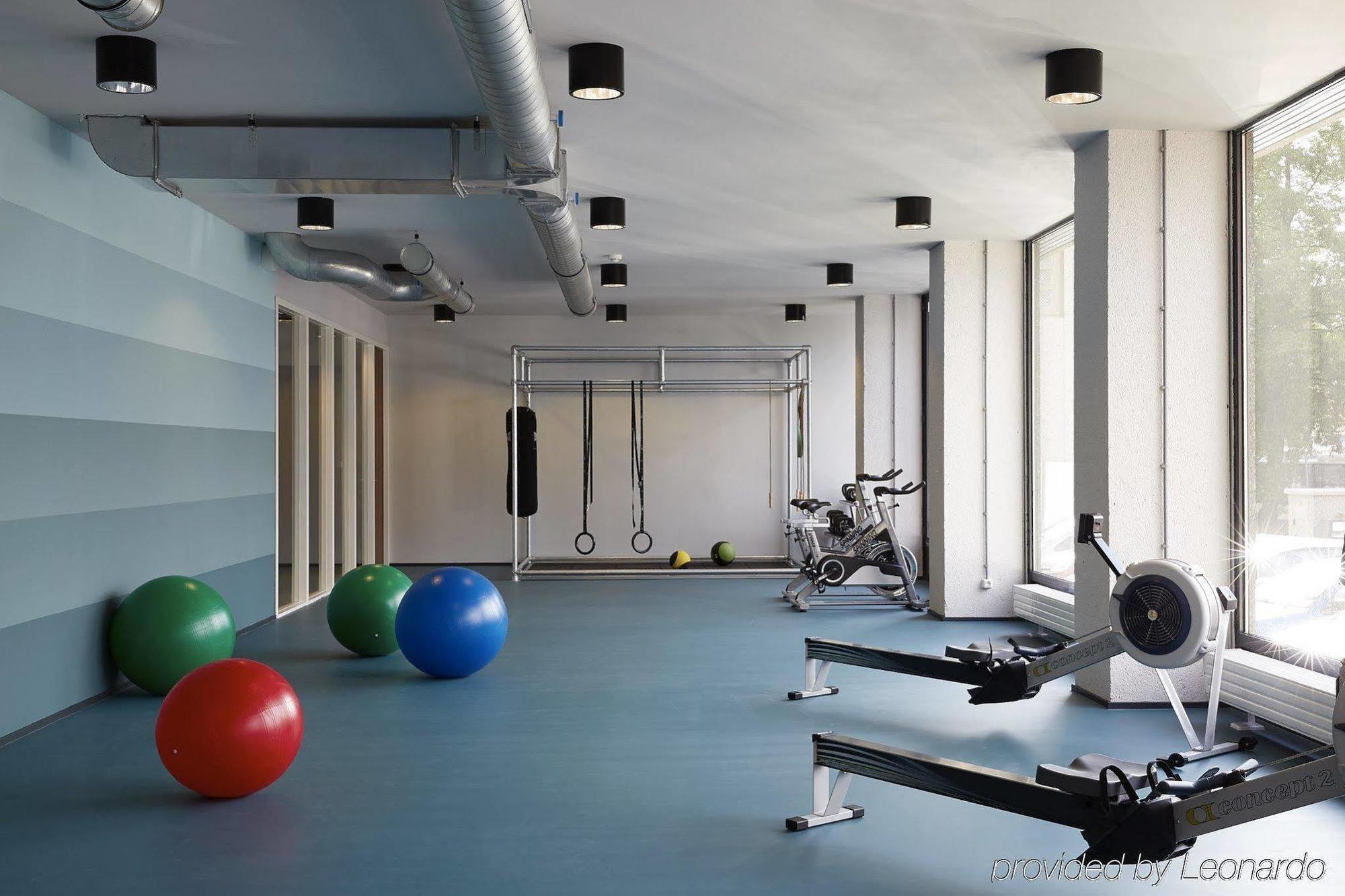 The Social Hub West 3*