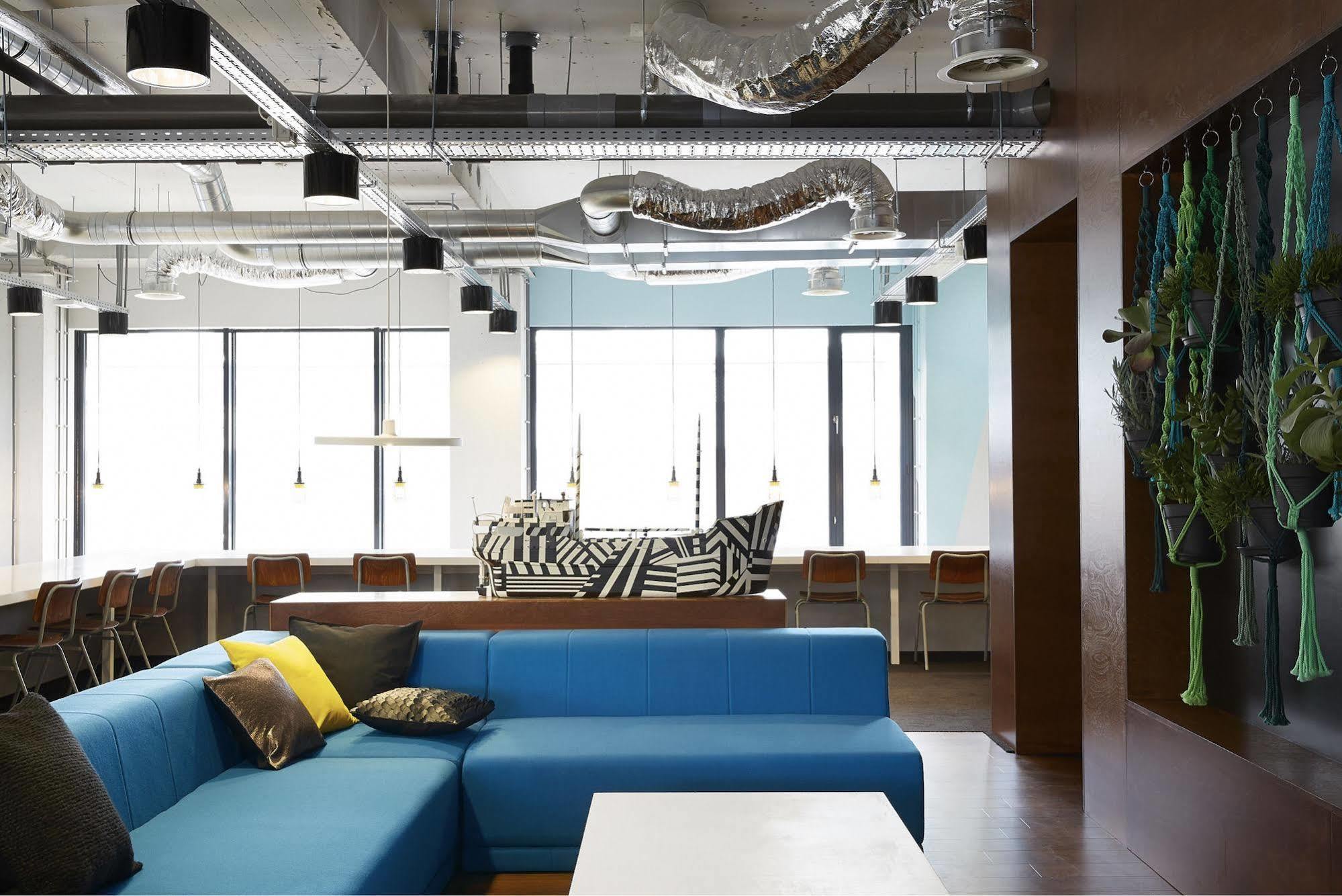 The Social Hub West Hotel 3*