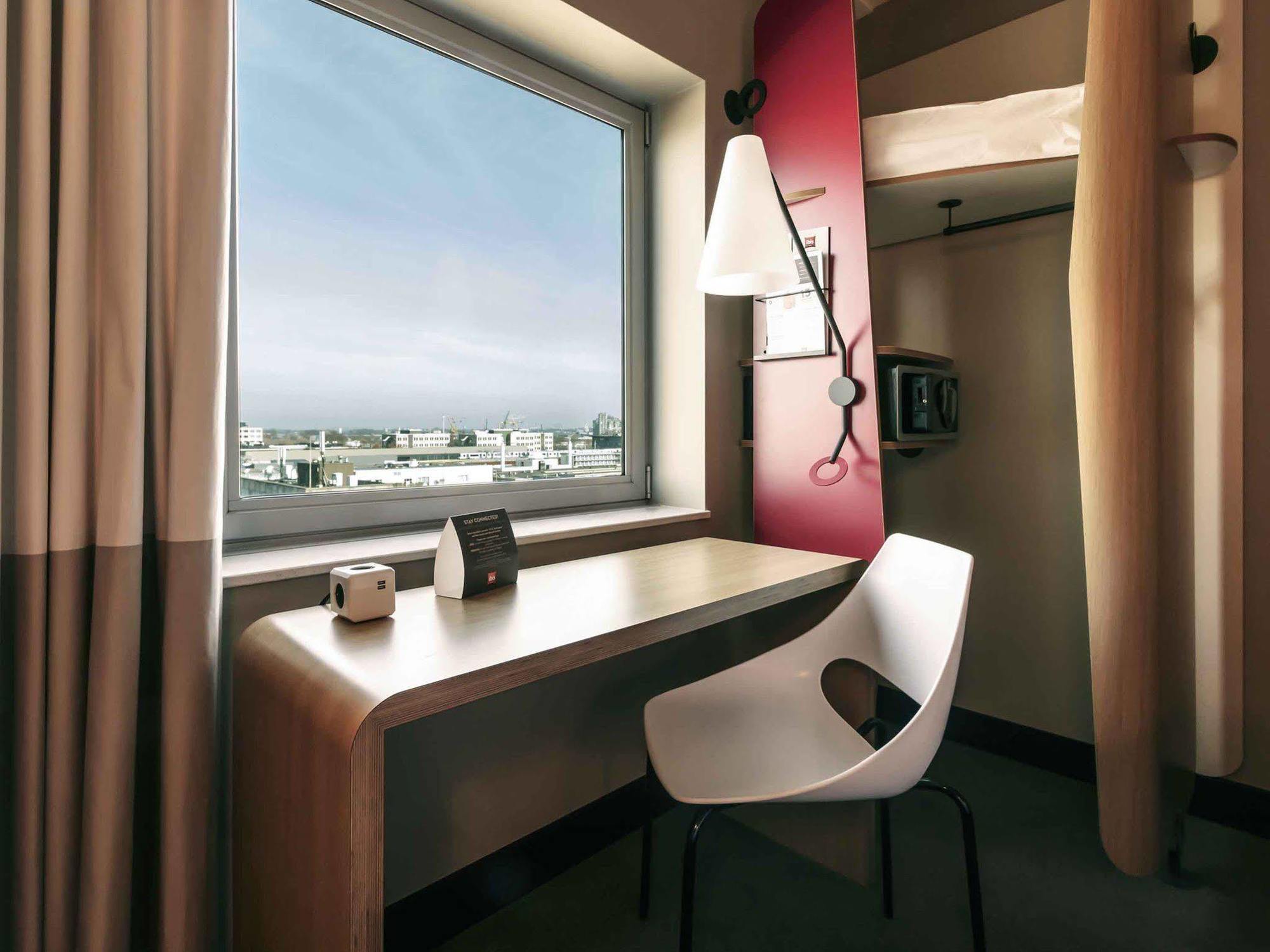 Ibis West Hotel 3*