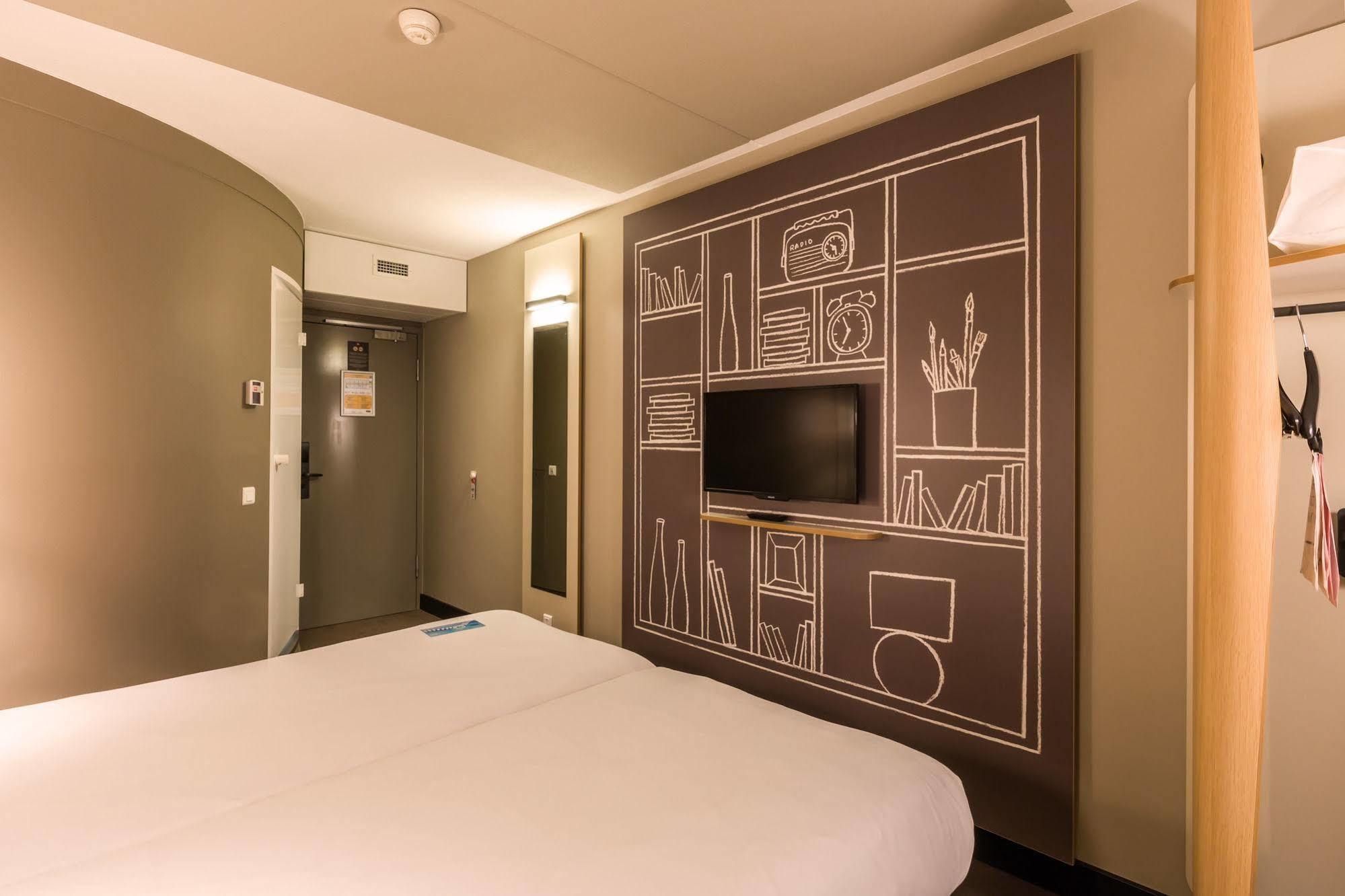 Hotel Ibis West