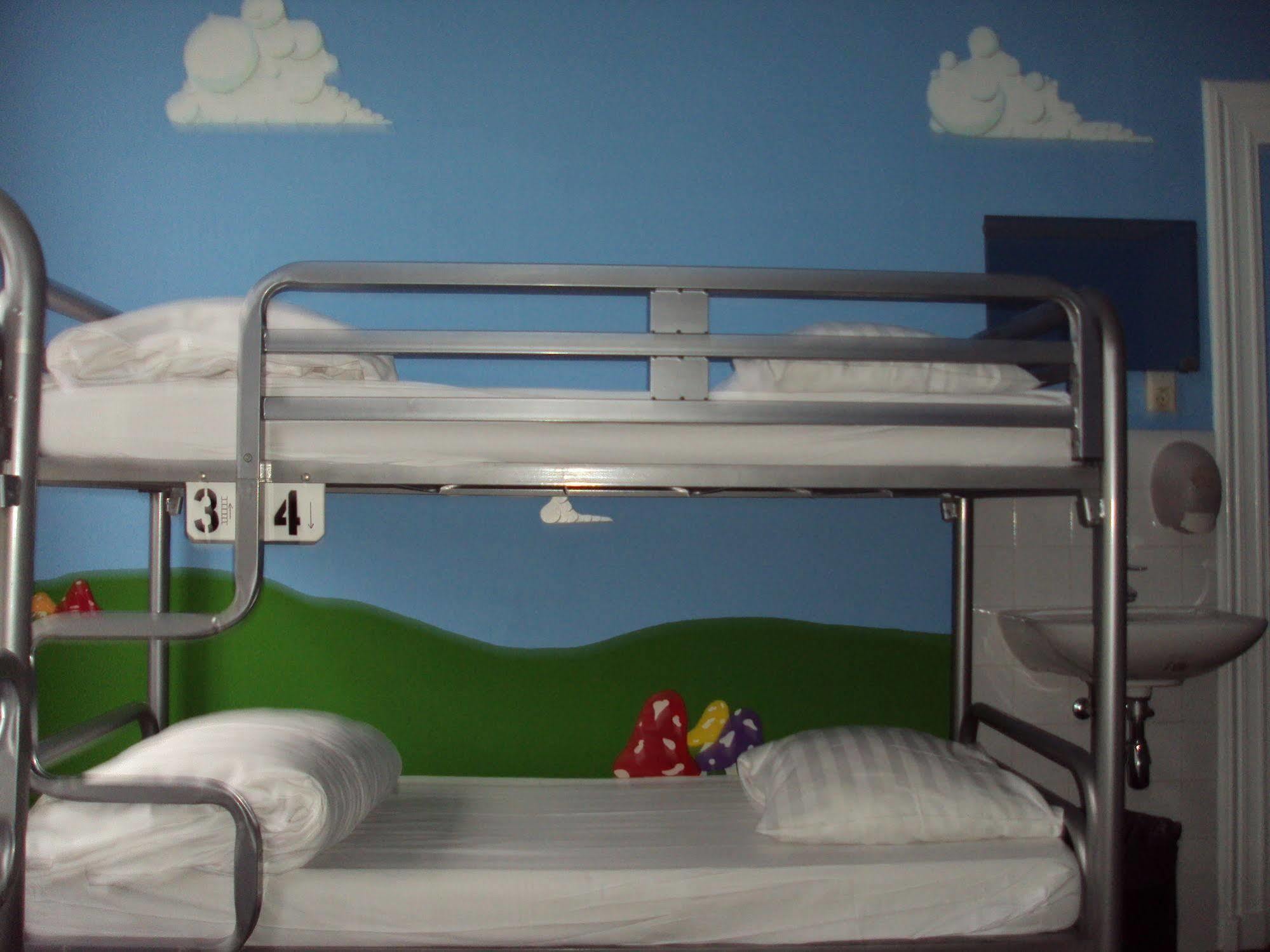 Hostel The Flying Pig Uptown *