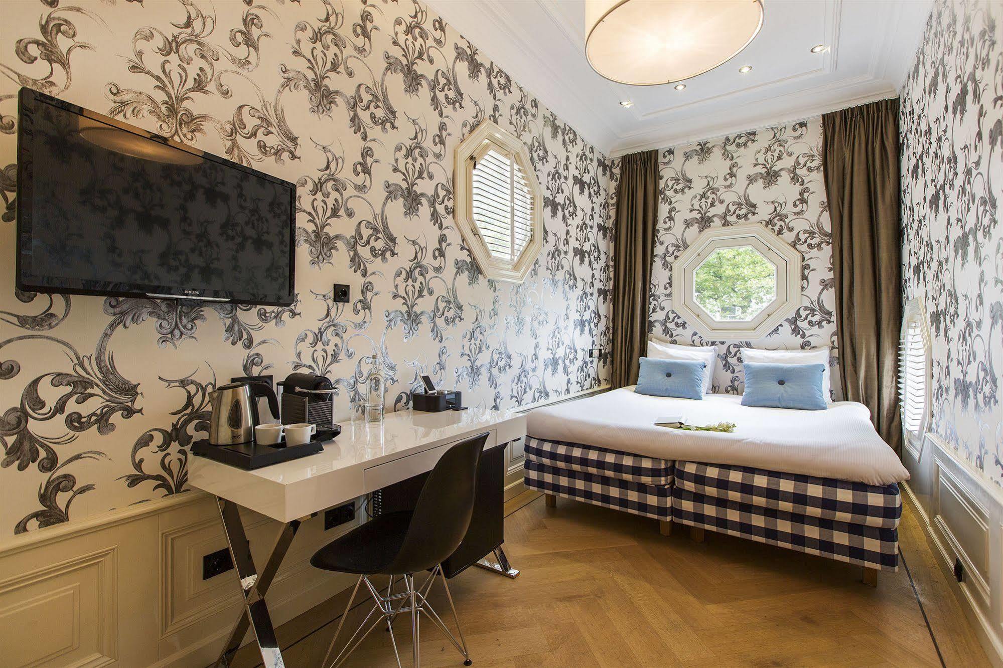 Canal Hotel
