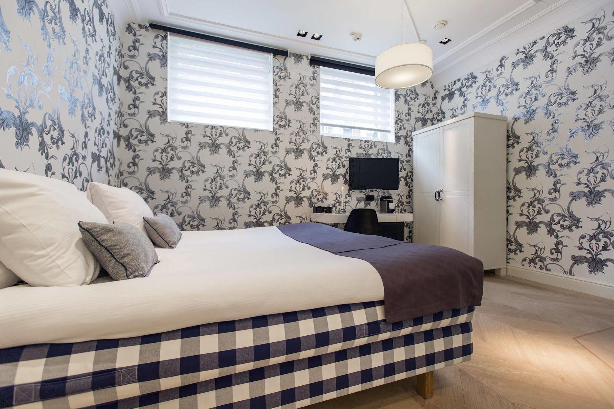 Canal Hotel 4*