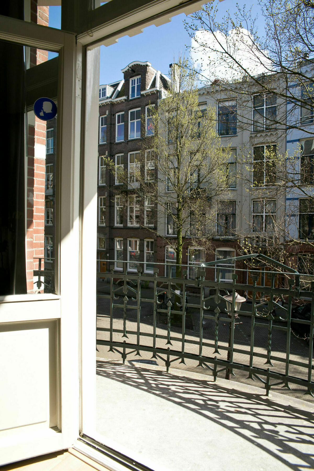 Museum Square Apartment *
