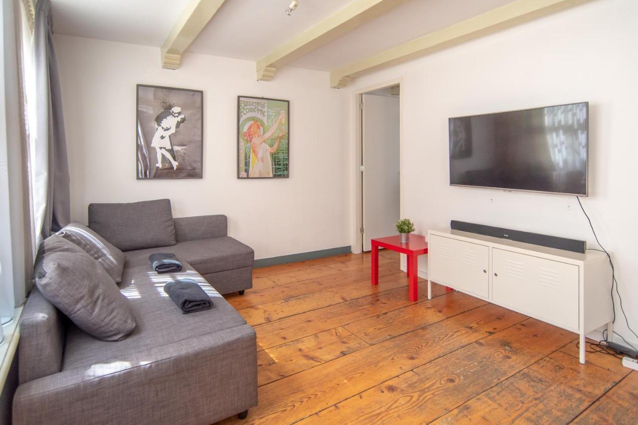 Spacious Central City With Big Private Sundeck! Appartement