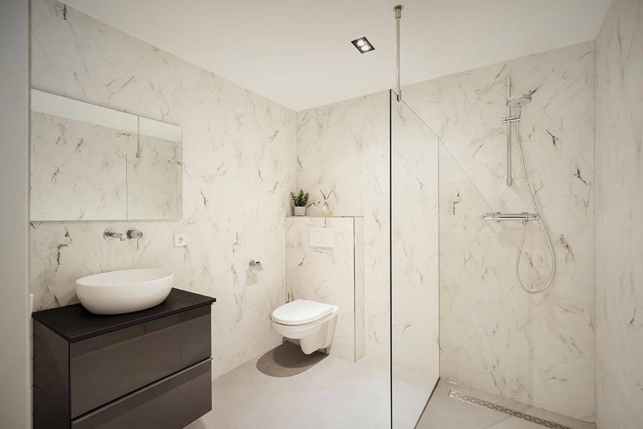 Apartment Damrak Short