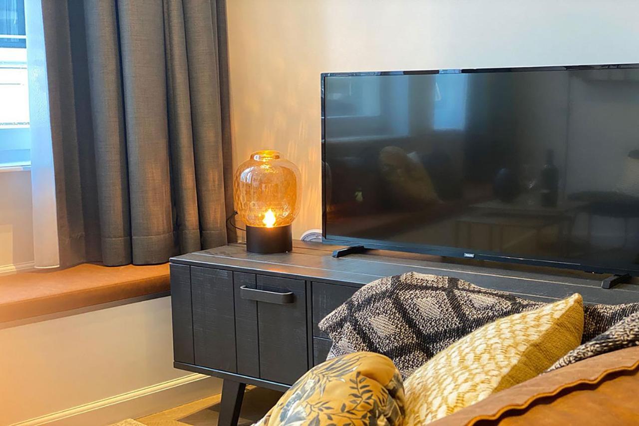 Apartment Damrak Short *