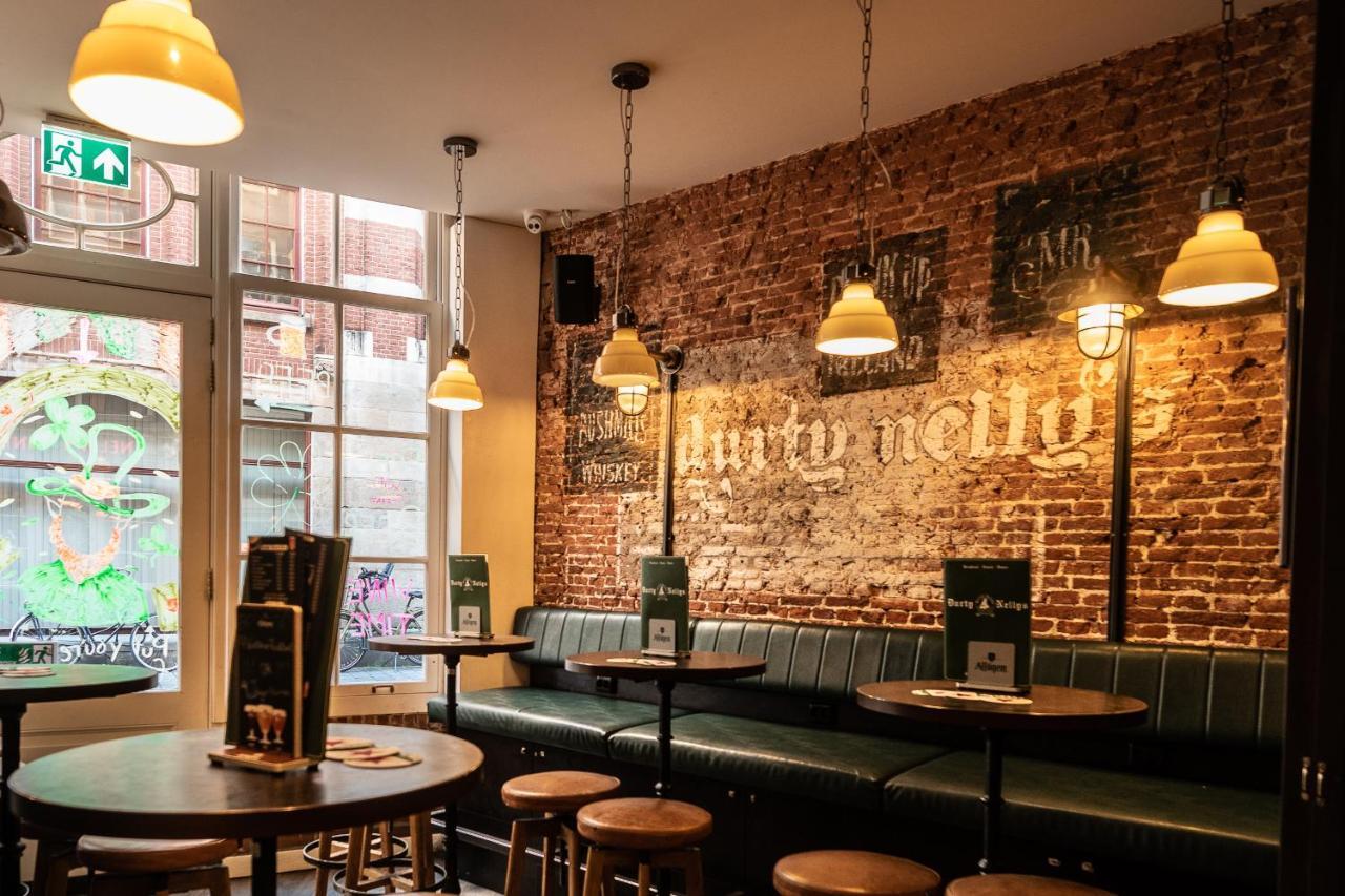 Durty Nelly's Hostal