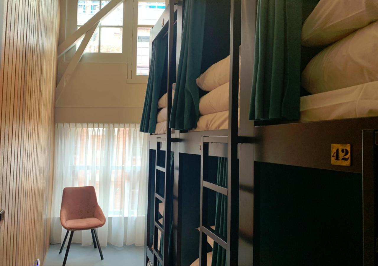 Durty Nelly's Hostal