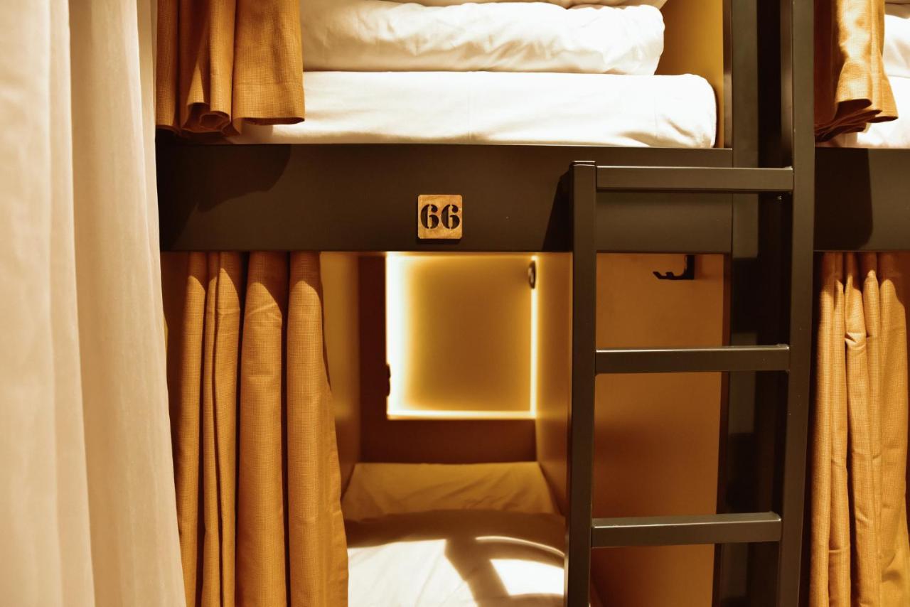 Durty Nelly's Hostal