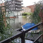 Great Canal Studio - Water View & Free Parking