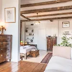 Classy Room 17Th C Canalhouse