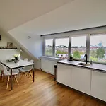 Beautiful Penthouse Near Rai And Centre