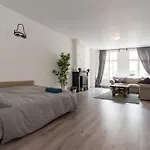 Beautiful House next to Dam Square!