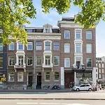 Comfortable Central Apartment With Private Balcony