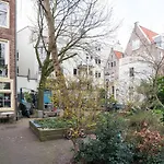 Kloveniers Studio