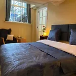 Prinsengracht Museum Bed And Breakfast