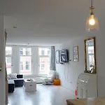 Spacious Apartment Pijp