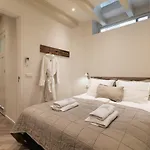 Leidse Square 5 Star Luxury Apartment