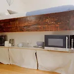 The Amsterdam Houseboat Family - De Jordaan
