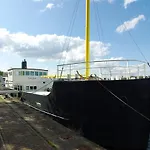 Magnificent Houseboat With A Stunning View!