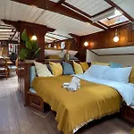 Amazing Private Luxury Boat Accommodation