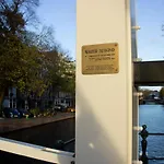 Sweets Walter Sueskindbrug