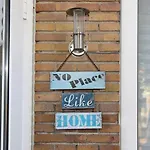 Nice 2 Double Bed In Sunny House In Amsterdam West