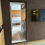 Luxury Studio On Robs Houseboat Special For Couples