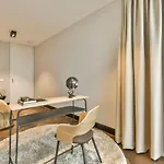 Urban Chic 4-Bedroom Apartment In Amsterdam