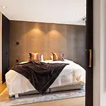 Elegant Apartment In The Heart Of Amsterdam