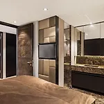 Elegant Apartment In The Heart Of Amsterdam