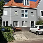 B&B Twiske Zuid, Amsterdam Free Parking