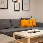 Appartement Met 1 Balkons Ax