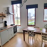 Light Apartment On Top Floor Of 3 Levels House