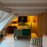 2 Rooms For 4 Pax In Monument On 3Rd Floor