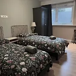 Spacious Guesthouse Near Dunes, Beach, And Cities