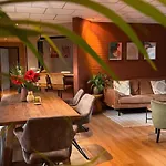 Spacious Guesthouse Near Dunes, Beach, And Cities
