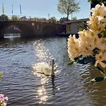 Houseboat Orpheus