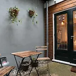 B&B Felix
