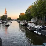 Amsterdam Center - Houseboat B&B By Captain Ricard