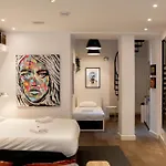 Spui Apartment In Center