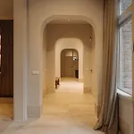 Sophisticated Apartment In Central Amsterdam