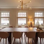 Sophisticated Apartment In Central Amsterdam