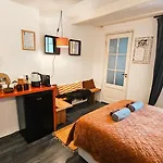 En-Suite Room In Historic Canalhouse From 1729