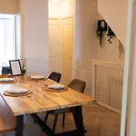 Historic Canal House Apartment
